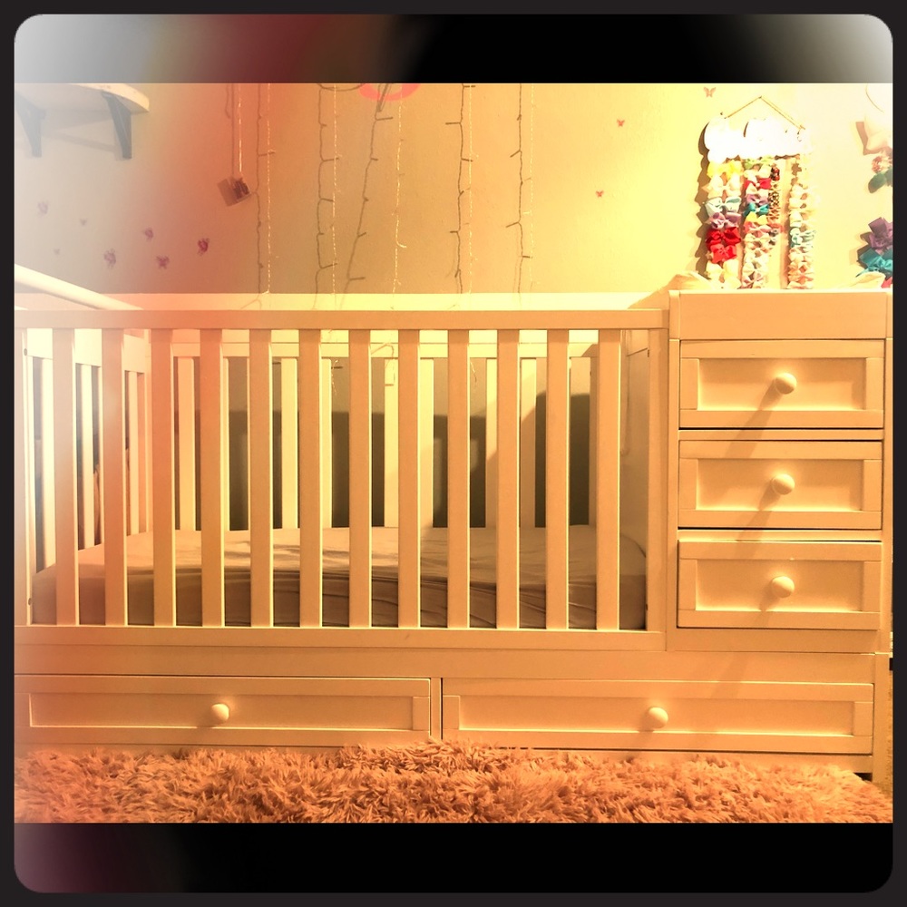 Baby crib and a bassinet